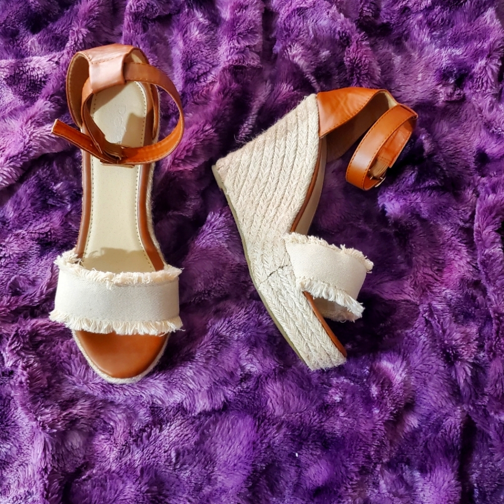 Tan wedges